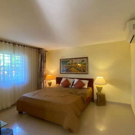 Homestay Yellow Natural House Сиемрип Экстерьер фото