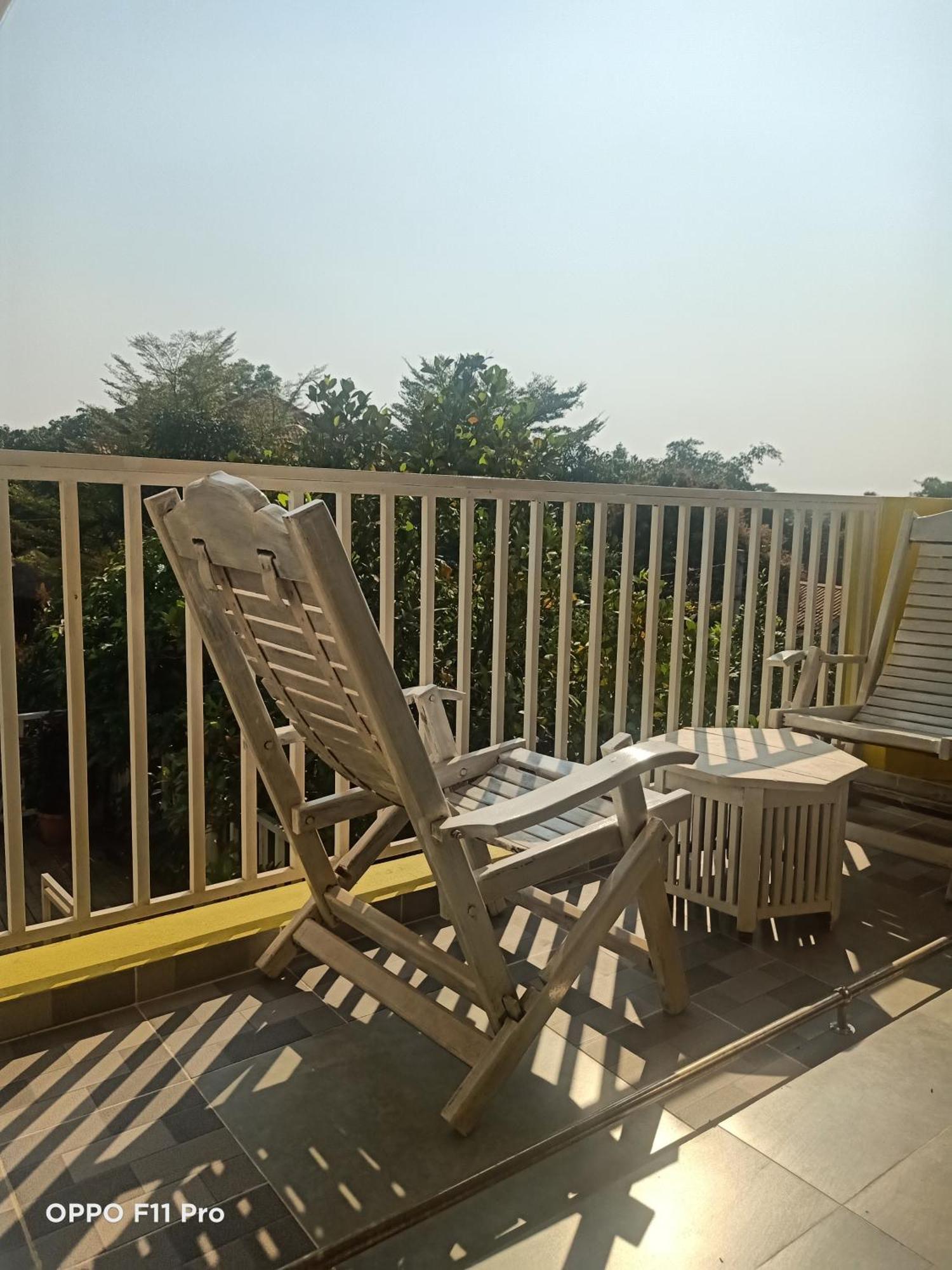 Homestay Yellow Natural House Сиемрип Экстерьер фото